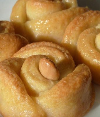 Evinizde Yapabileceğiniz Gül Tatlısı Tarifi